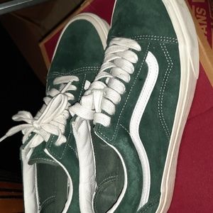 Vans Heiq Eco-Dry grape leaf ivy green suede, Excellent condition! men's 9 shoes